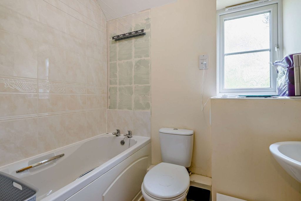 Additional image 20 of 2 bed flat for saleErmin Mews, Swindon SN3