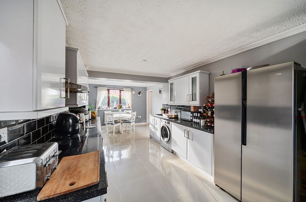 Additional image 6 of 4 bed detached house for saleBoundary Close, Kingsdown, Swindon SN2
