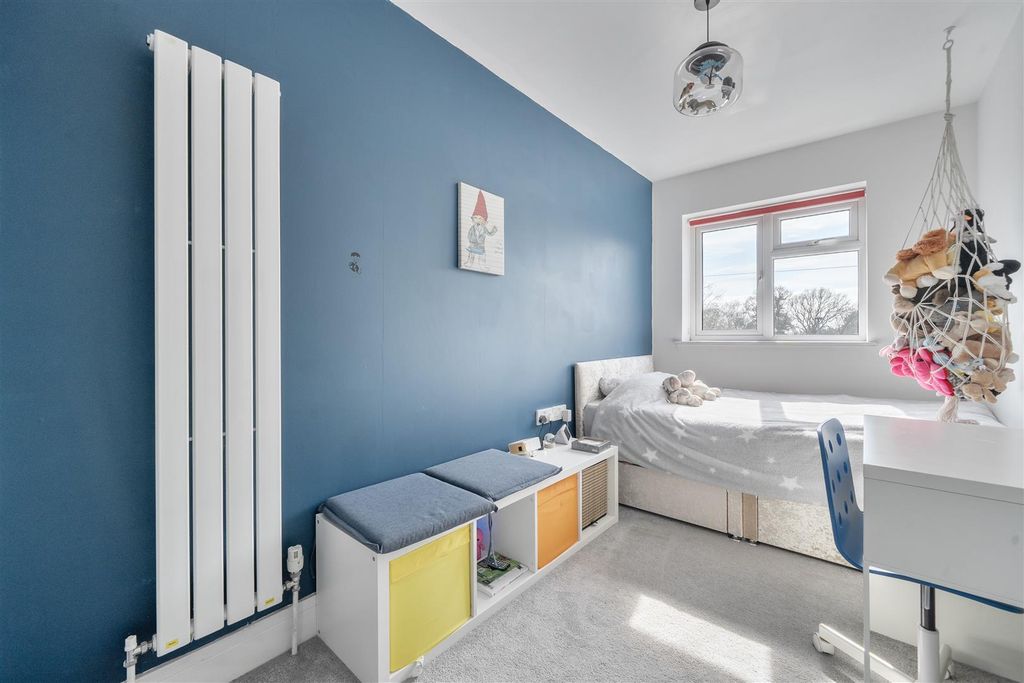 Additional image 17 of 4 bed semi-detached house for saleSouth Meadow, Crowthorne, Berkshire RG45