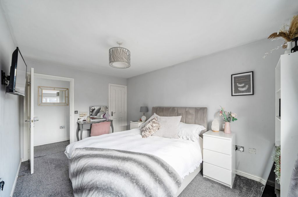 Additional image 9 of 2 bed flat for saleFigsbury Close, Swindon, Wiltshire SN25