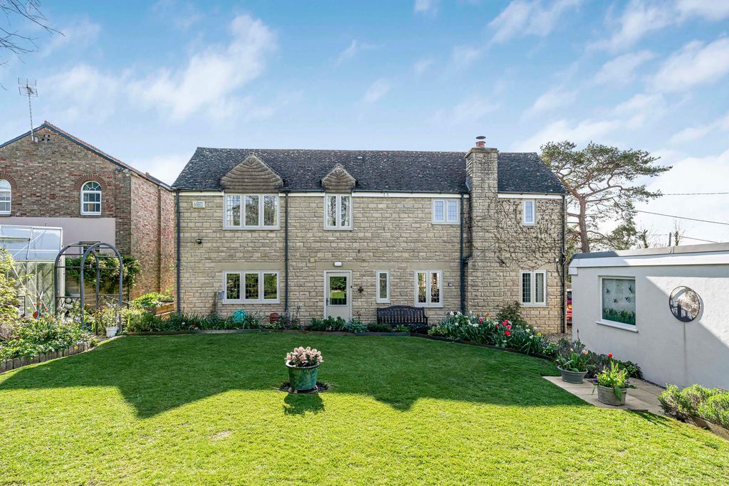 5 bed detached house for saleSawyers Hill, Minety, Malmesbury, Wiltshire SN16