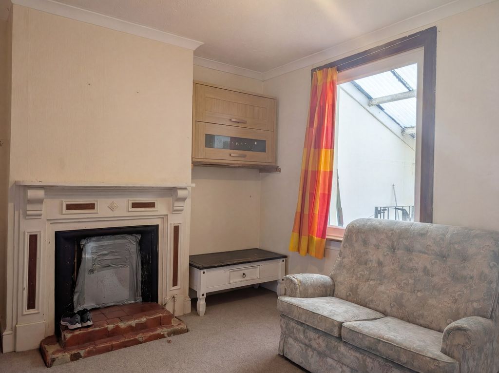 Additional image 4 of 2 bed semi-detached house for saleSwindon, Wiltshire SN1