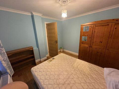 Roedean Avenue, Enfield EN3, Room to rent