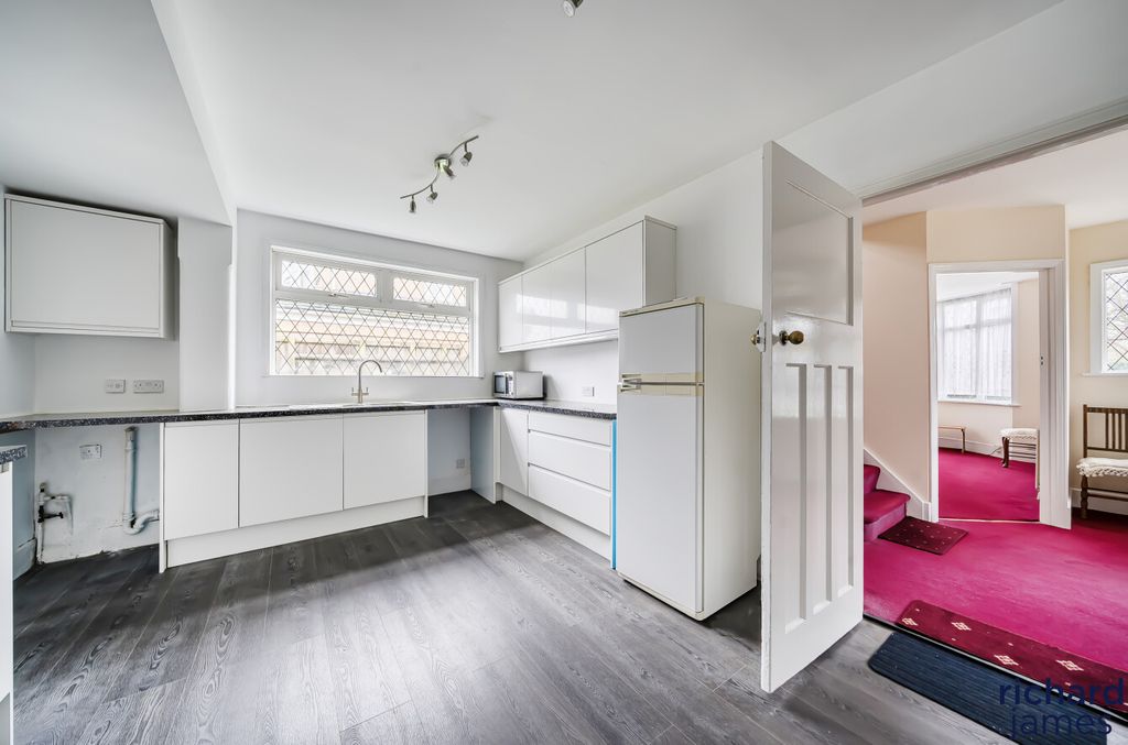 Additional image 8 of 3 bed detached house for saleMarlborough Road, Swindon SN3