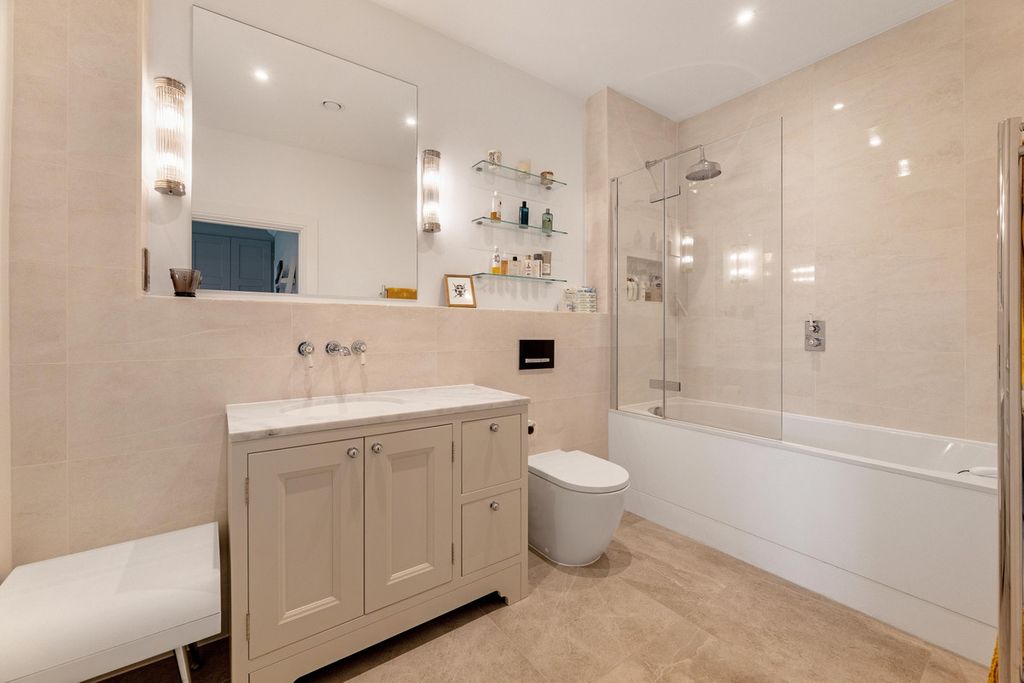 Additional image 13 of 2 bed flat for saleWinkfield Park Winkfield Row Bracknell, Berkshire RG42