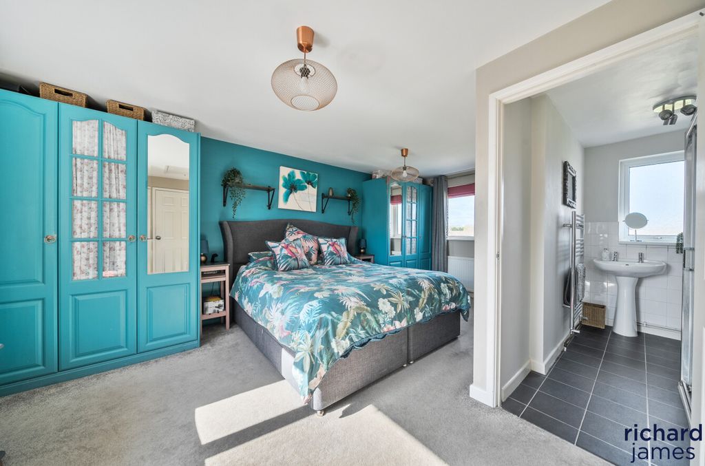 Additional image 15 of 5 bed detached house for saleStoneover Lane, Royal Wootton Bassett SN4