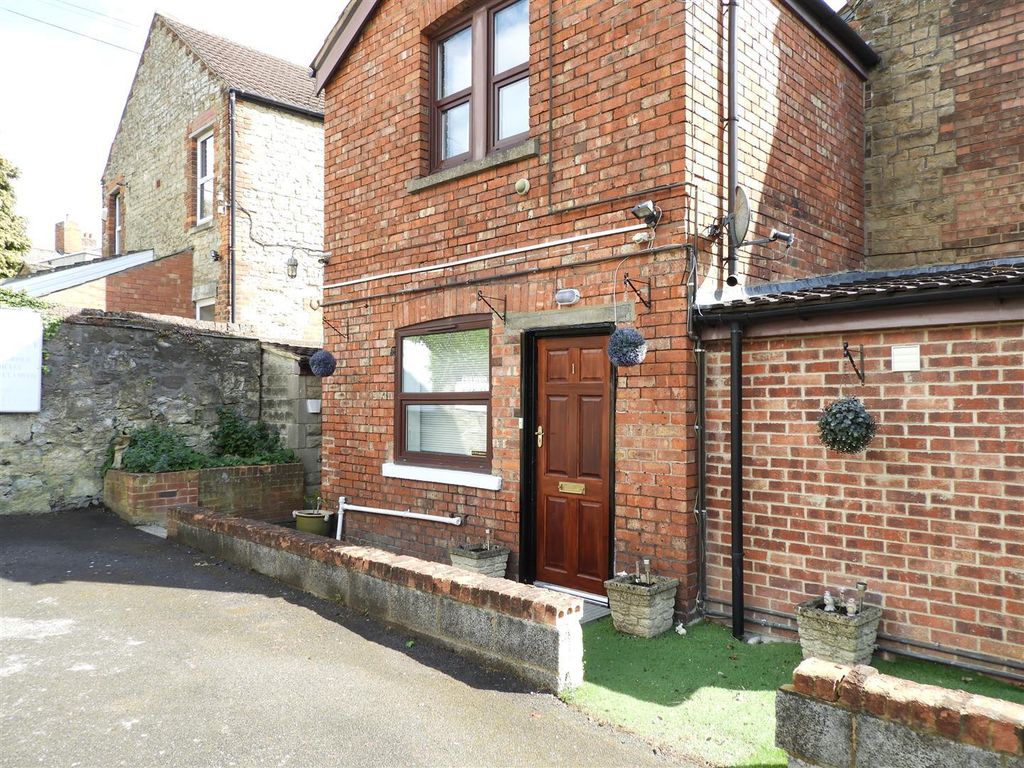 9 bed retail premises for saleDevizes Road, Old Town, Swindon SN1 photo 3