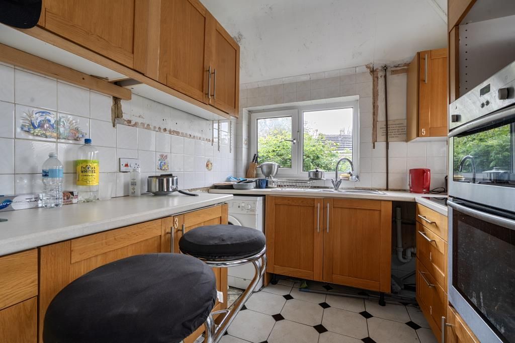 Additional image 2 of 5 bed semi-detached house for saleKingshill Road, Swindon SN1