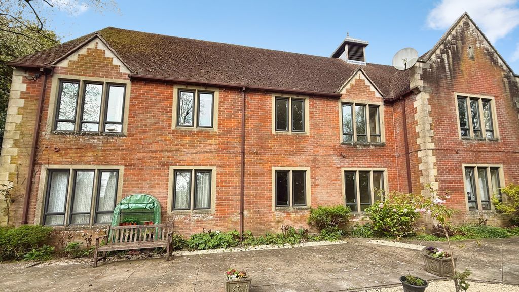 2 bed property for saleChurch Street, Warminster BA12