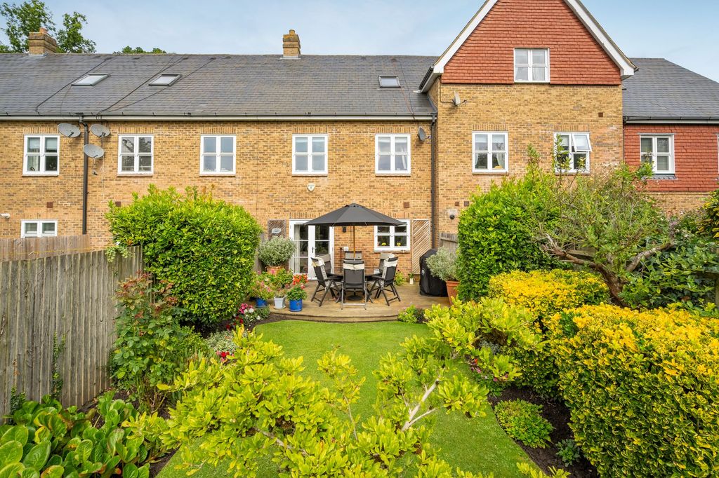 Additional image 11 of 3 bed terraced house for saleHighgrove Avenue, Ascot SL5