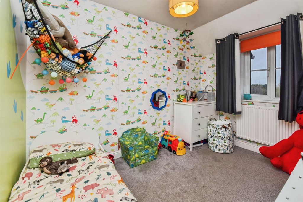Additional image 10 of 4 bed semi-detached house for saleBowmans Court, Melksham SN12