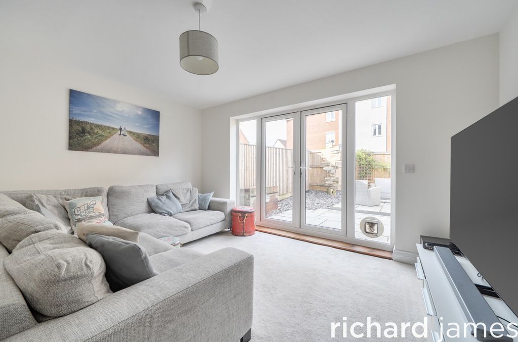 Additional image 2 of 4 bed end terrace house for salePiernik Close, Haydon End, Swindon SN25