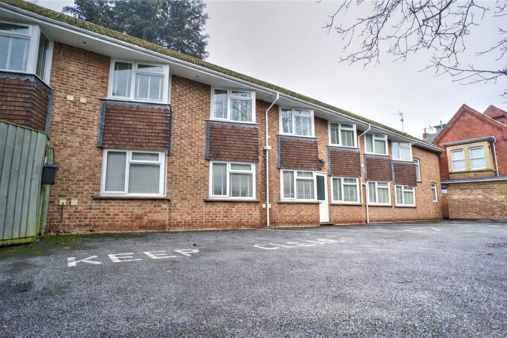 1 bed flat for saleBath Road, Old Town, Swindon, Wiltshire SN1