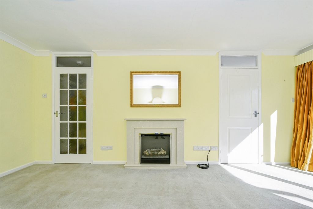 Additional image 2 of 2 bed semi-detached bungalow for saleUpham Road, Swindon SN3