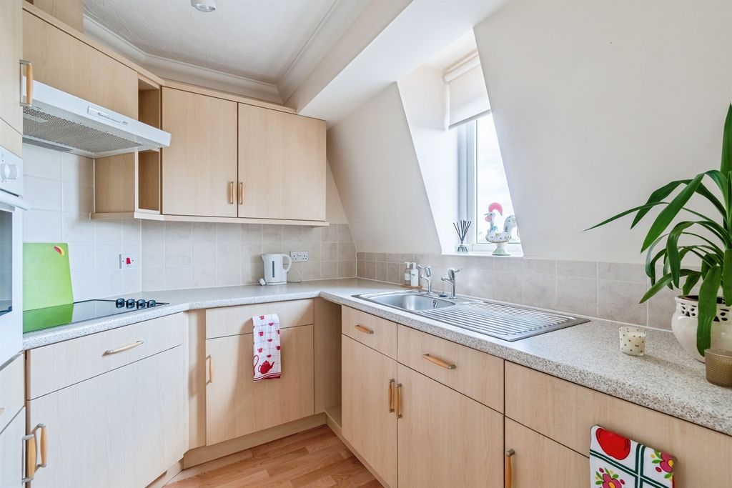 Additional image 3 of 1 bed flat for saleGladstone Road, Chippenham SN15