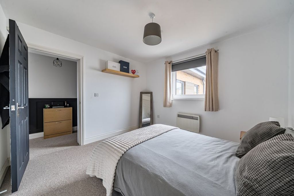 Additional image 12 of 3 bed flat for salePasteur Drive, Old Town, Swindon SN1