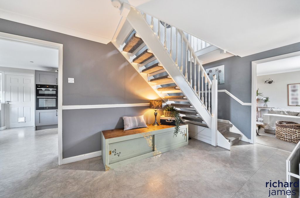 Additional image 2 of 5 bed detached house for saleStoneover Lane, Royal Wootton Bassett SN4