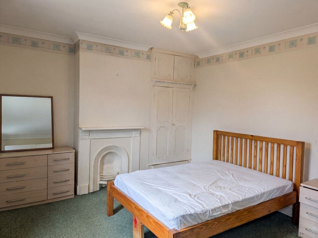 Additional image 5 of 2 bed semi-detached house for saleSwindon, Wiltshire SN1