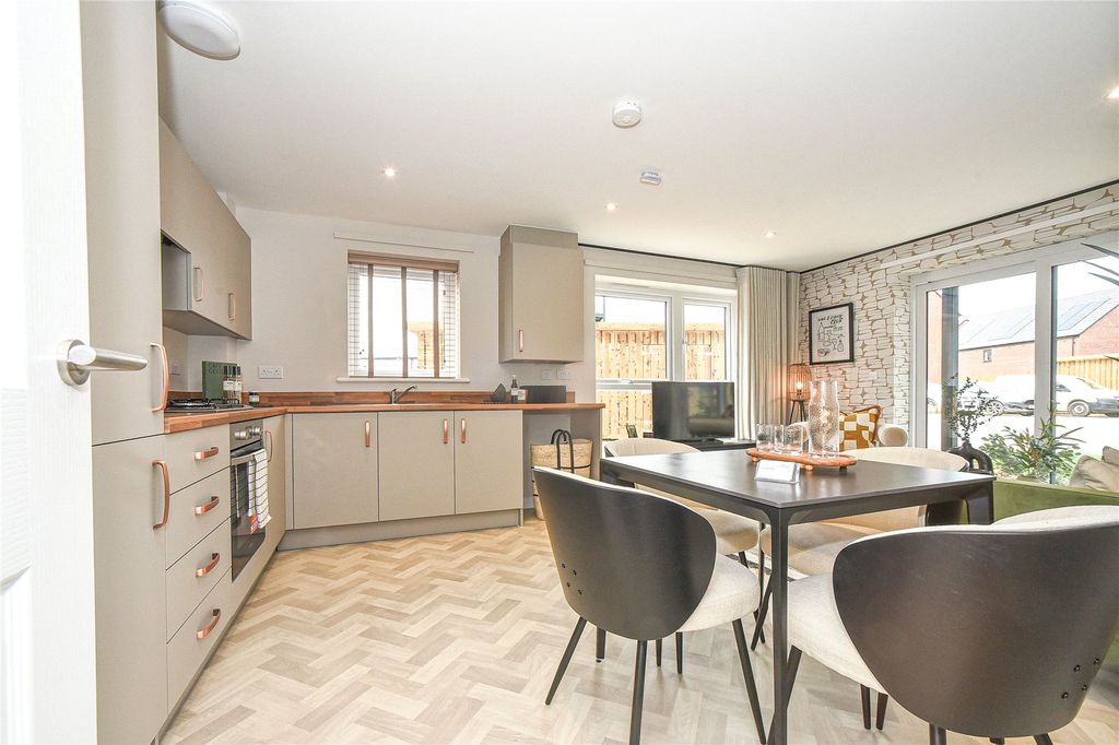 Additional image 8 of 2 bed flat for saleFoundry Lane, Chippenham, Wiltshire SN15