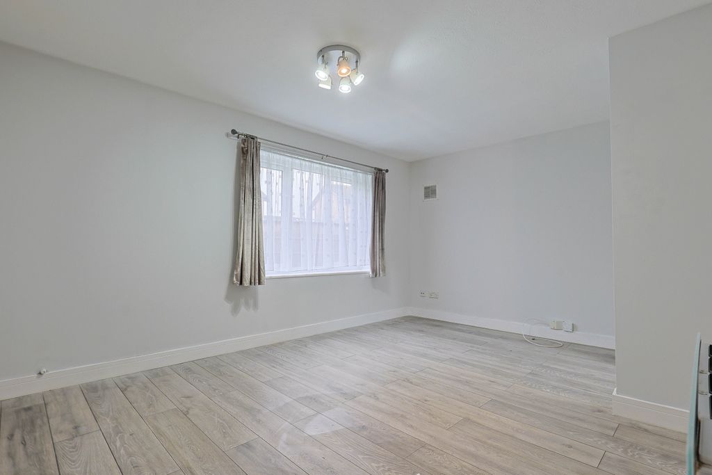 Additional image 13 of 1 bed flat for saleAldworth Close, Bracknell RG12