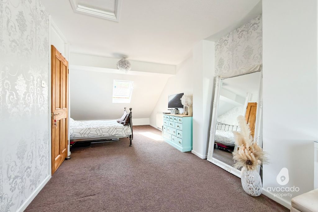 Additional image 5 of 3 bed terraced house for saleNorthcott, Bracknell RG12