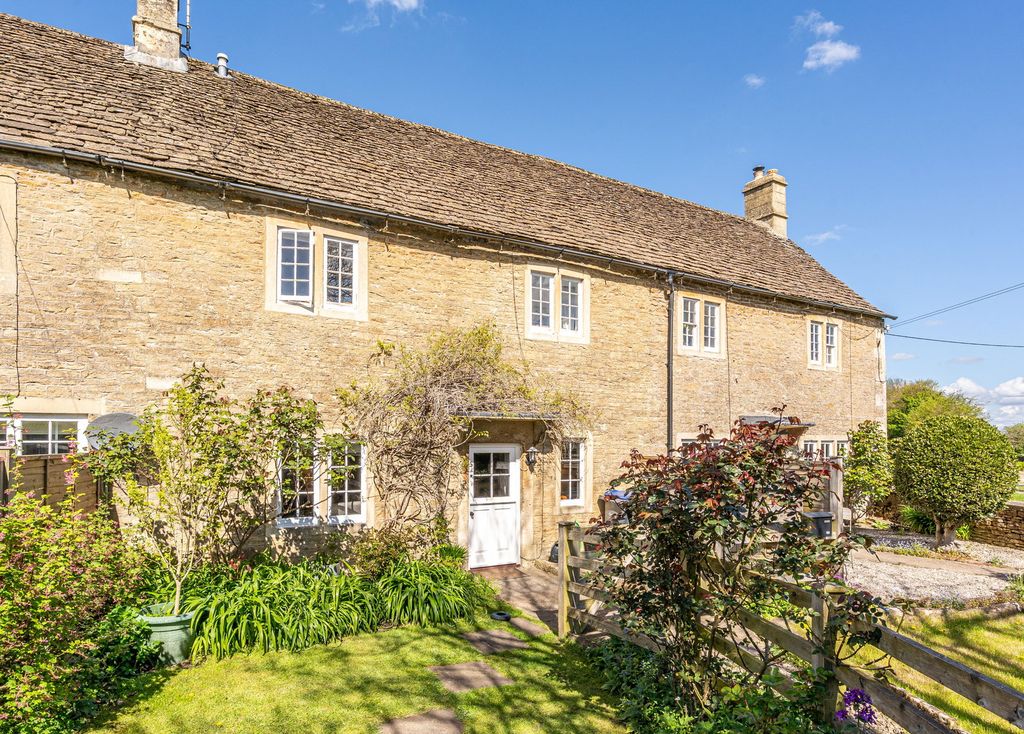 3 bed terraced house for saleNewlands Green, Kington Langley, Chippenham SN15