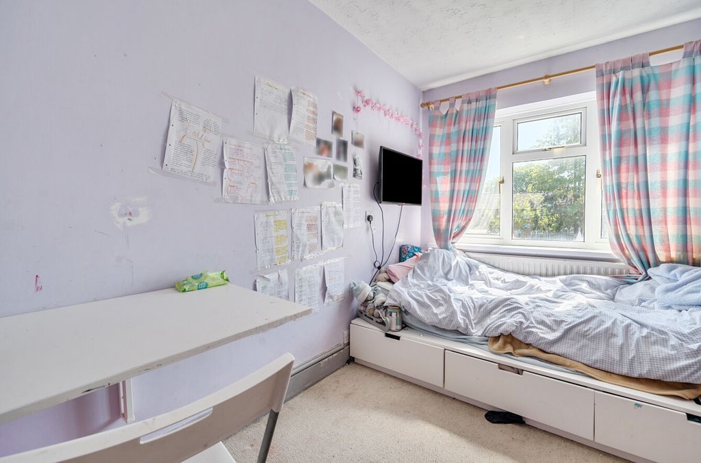 Additional image 9 of 4 bed semi-detached house for salePark Road, Bracknell, Berkshire RG12