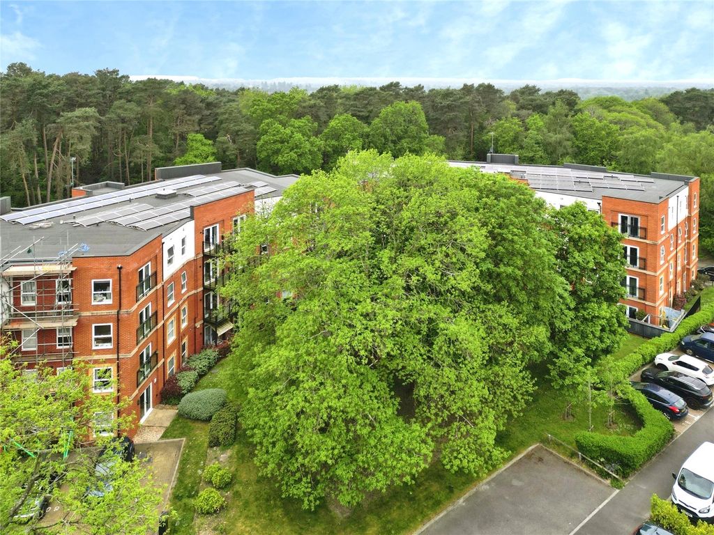 Additional image 15 of 1 bed flat for saleEdrich Grange, Crowthorne, Berkshire RG45