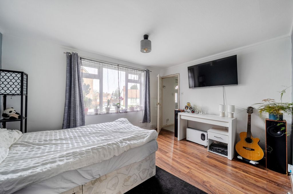 Additional image 6 of 3 bed terraced house for saleSouth Lynn Crescent, Bracknell, Berkshire RG12