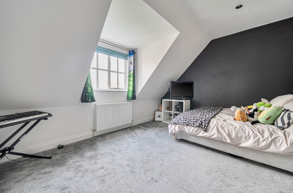 Additional image 21 of 4 bed detached house for saleJigs Lane South, Warfield, Bracknell, Berkshire RG42