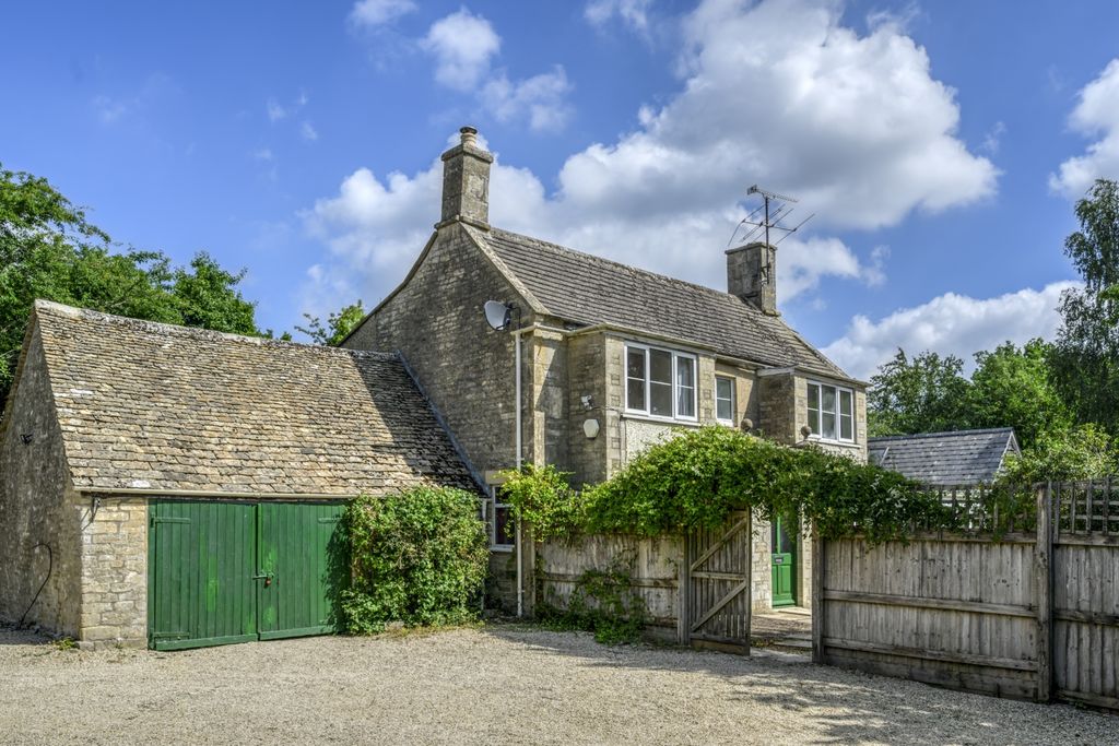 4 bed detached house for saleSilver Street, Minety, Malmesbury, Wiltshire SN16