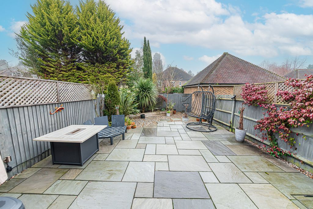 Additional image 18 of 4 bed town house for saleGatcombe Crescent, Ascot, Berkshire SL5