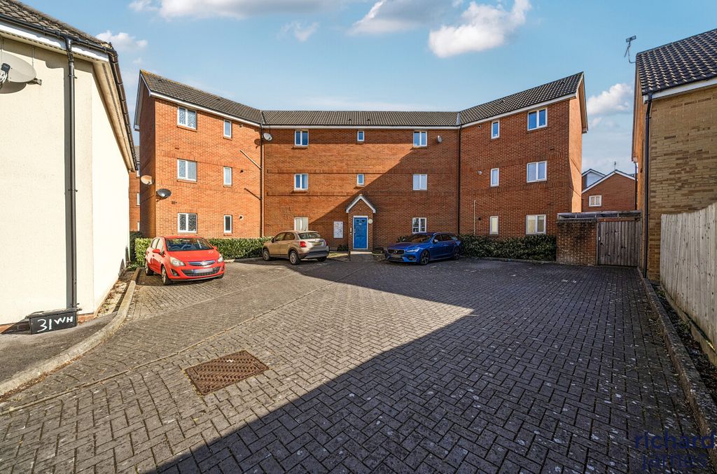 Additional image 12 of 2 bed flat for saleWoodhouse Road, Walcot, Swindon SN3
