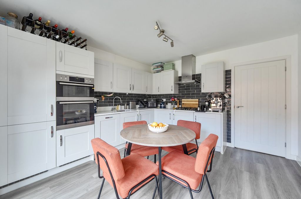 Additional image 10 of 3 bed semi-detached house for saleHunstanton Drive, Binfield, Bracknell, Berkshire RG42