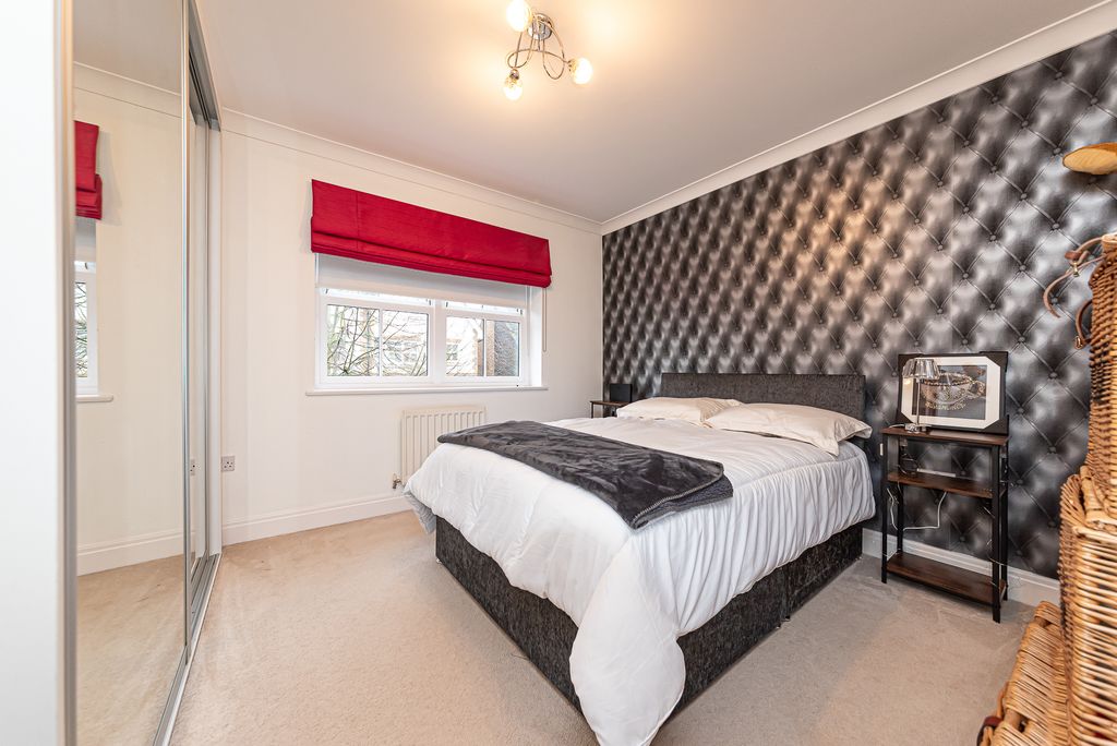 Additional image 16 of 4 bed town house for saleGatcombe Crescent, Ascot, Berkshire SL5