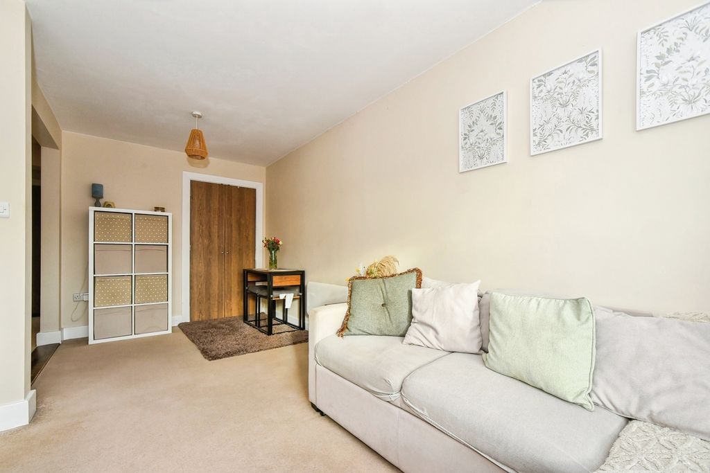 Additional image 14 of 1 bed flat for saleThomas Street, Swindon, Wiltshire SN2
