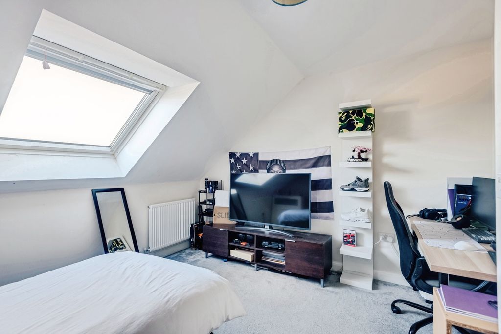 Additional image 8 of 3 bed semi-detached house for saleBeckett Strand, Swindon, Wiltshire SN1