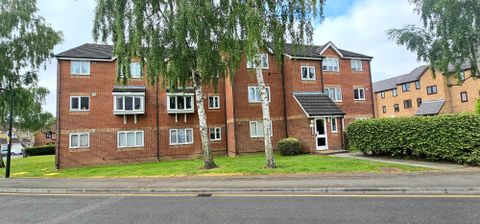Leigh Hunt Drive, London N14