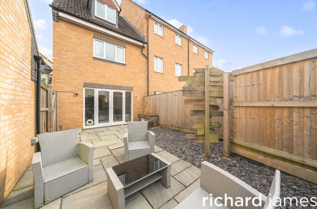 Additional image 15 of 4 bed end terrace house for salePiernik Close, Haydon End, Swindon SN25