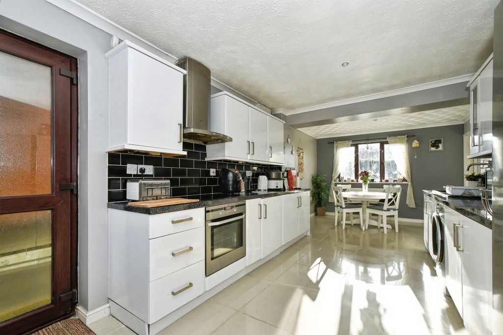 Additional image 2 of 4 bed detached house for saleBoundary Close, Swindon SN2