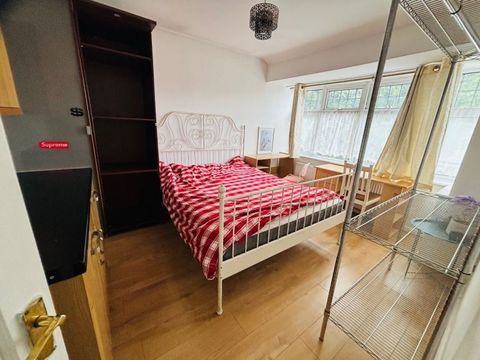Lee Road, Perivale UB6, Room to rent