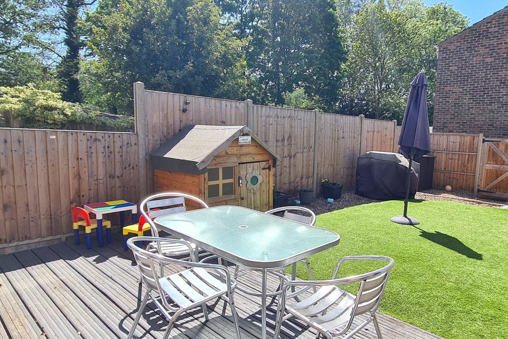 Additional image 4 of 3 bed terraced house for saleElizabeth Close, Bracknell, Berkshire RG12