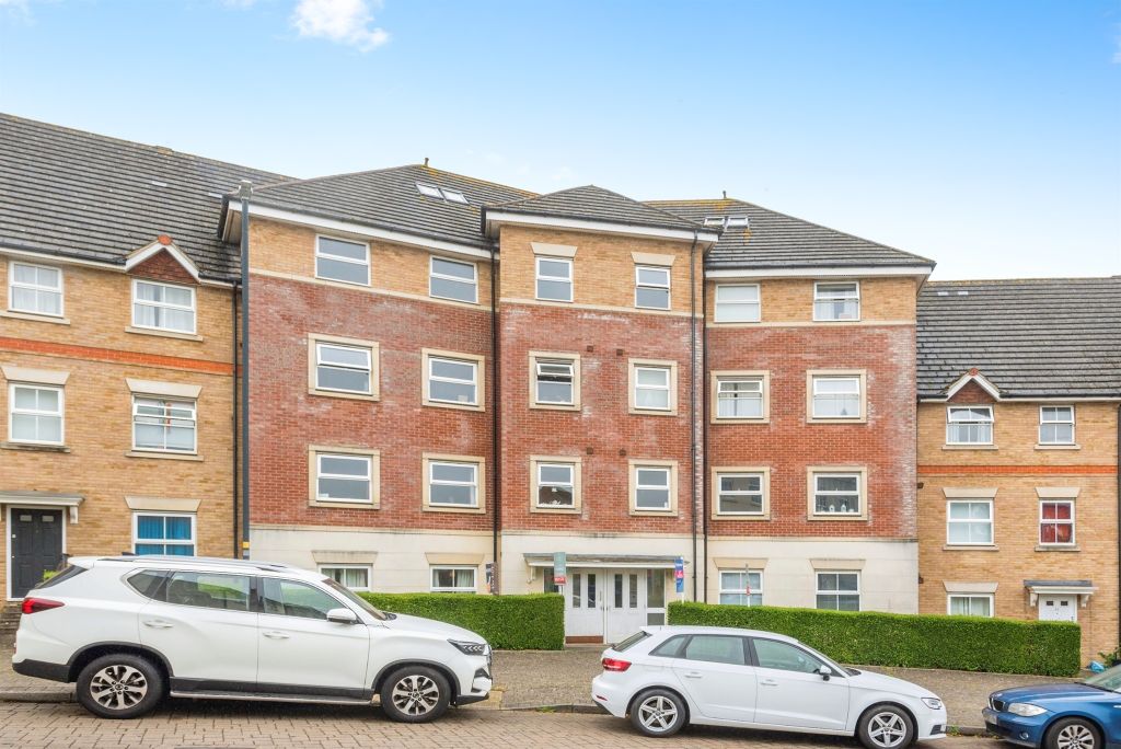2 bed flat for saleMarbeck Close, Swindon SN25