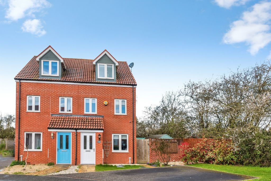 3 bed semi-detached house for saleBrickworth Place, Swindon SN3