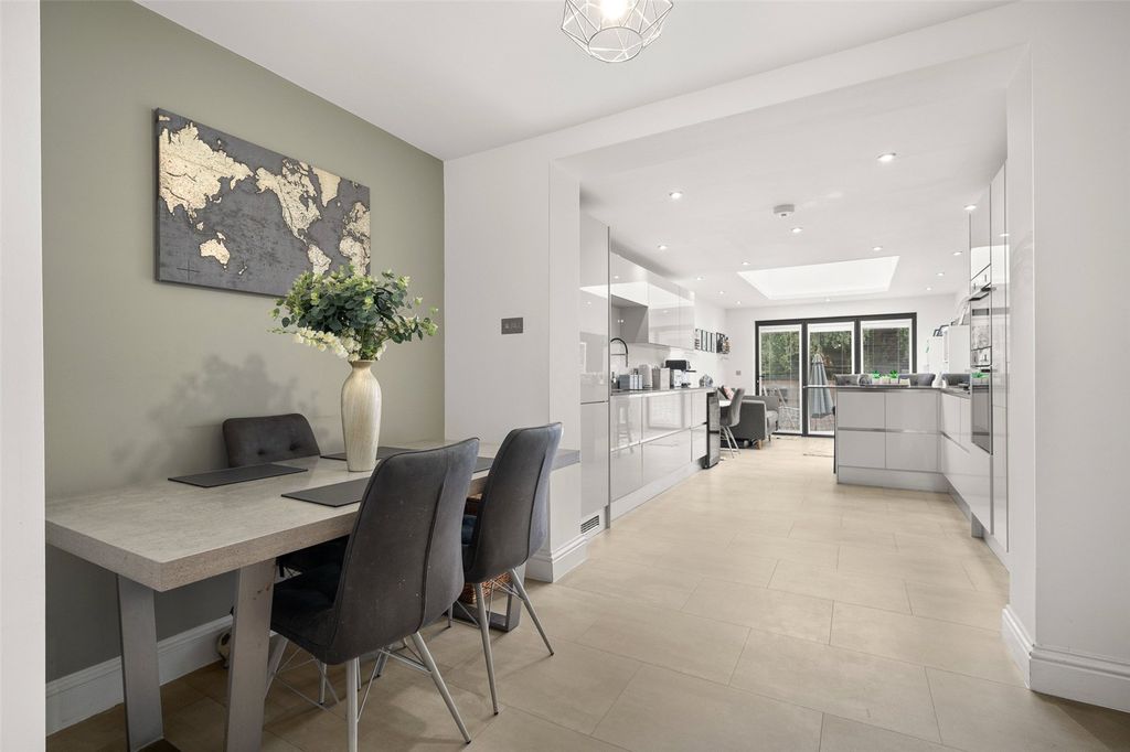 Additional image 5 of 3 bed semi-detached house for saleCollege Road, College Town, Sandhurst, Berkshire GU47