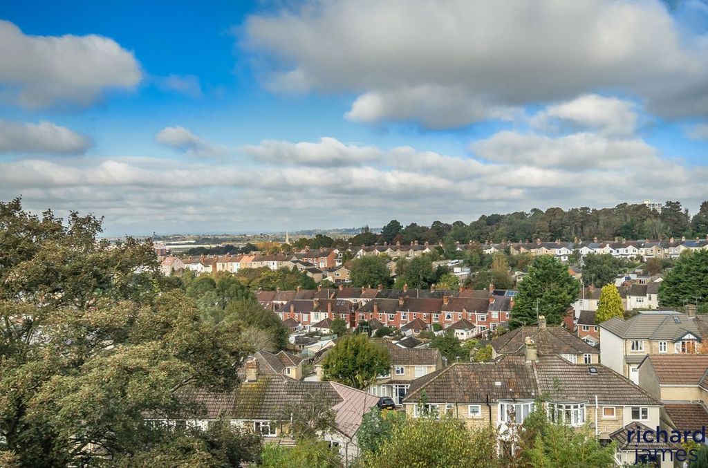 Additional image 6 of 5 bed detached house for saleOkus Road, Swindon SN1