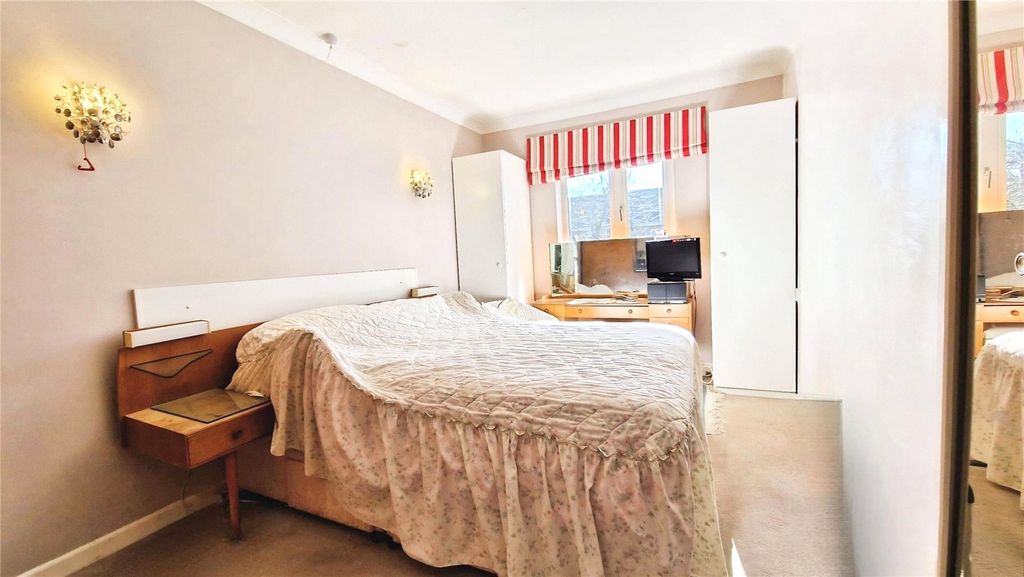 Additional image 8 of 1 bed flat for saleTerrace Road South, Binfield, Bracknell, Berkshire RG42