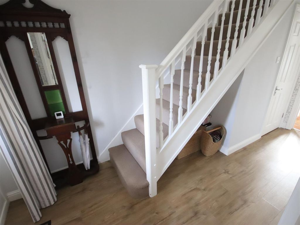 Additional image 8 of 6 bed detached house for saleSheepscroft, Chippenham SN14