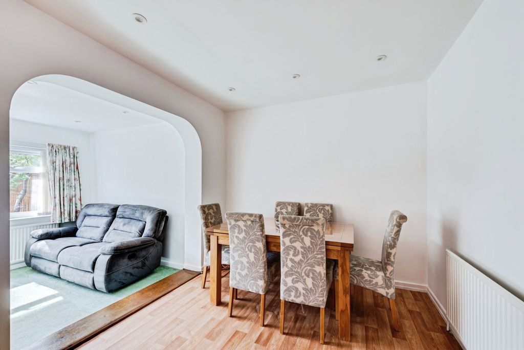 Additional image 7 of 6 bed semi-detached house for saleThames Avenue, Swindon SN25