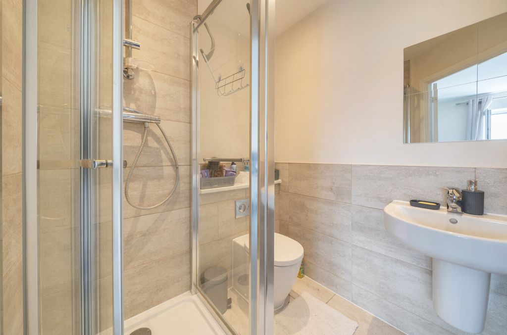 Additional image 7 of 2 bed flat for saleFleming Place, Bracknell RG12